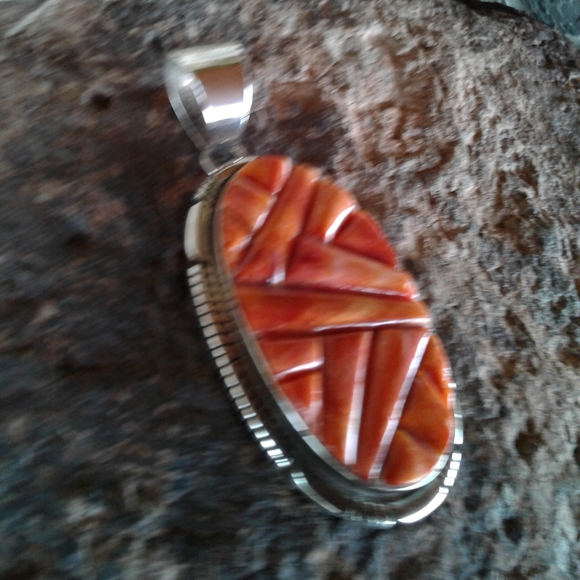 STERLING SILVER, Spiny Oyster inlay PENDANT,  SIGNED - Picture 7 of 14